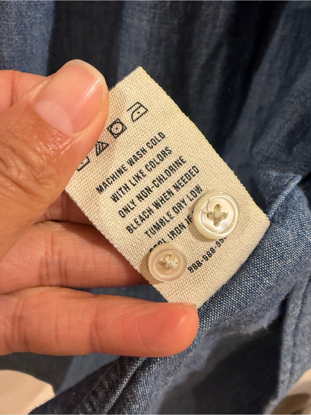 Buck Mason chambray button-up shirt Medium - Picture 2 of 3
